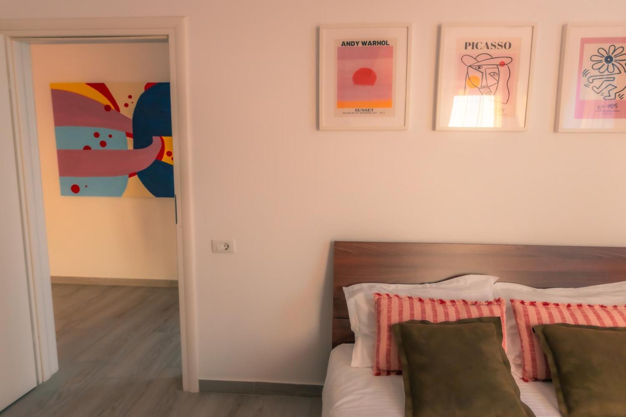 Sunset Apartment - Central Apt With Rooftop Garden Bükreş Dış mekan fotoğraf