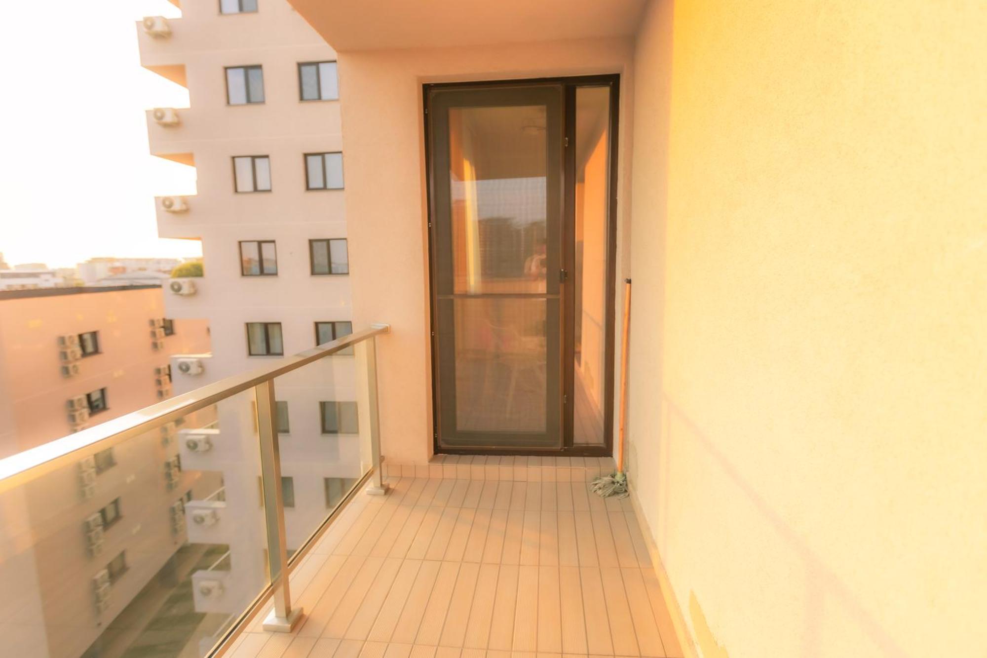Sunset Apartment - Central Apt With Rooftop Garden Bükreş Dış mekan fotoğraf
